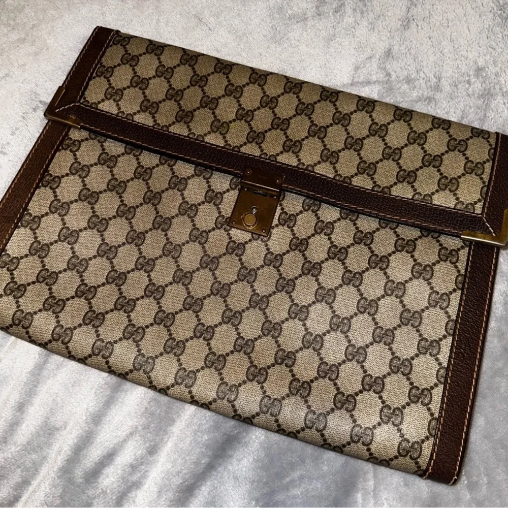 Gucci Beige and Brown Monogramclutch Bag - Picture 3 of 16